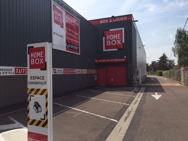 Entrée principale du centre de self-stockage HOMEBOX Chalon-sur-Saône à Lux.