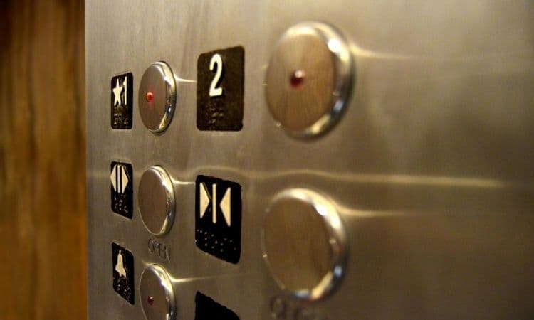 Boutons d’un ascenseur