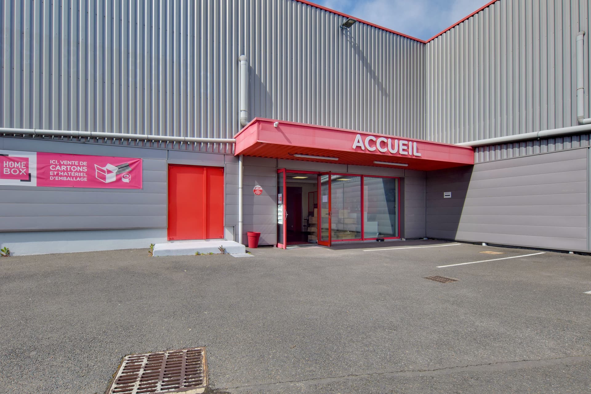 Accueil du centre HOMEBOX situé au 2 Rue du Petit Rocher