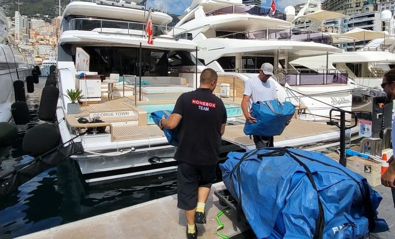 Livraison de colis au pied du bateau par HOMEBOX